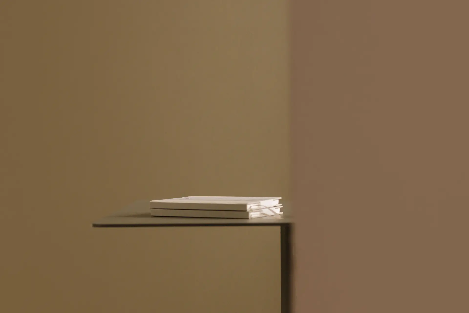 Minimalista jegyzetfüzet és tónusok